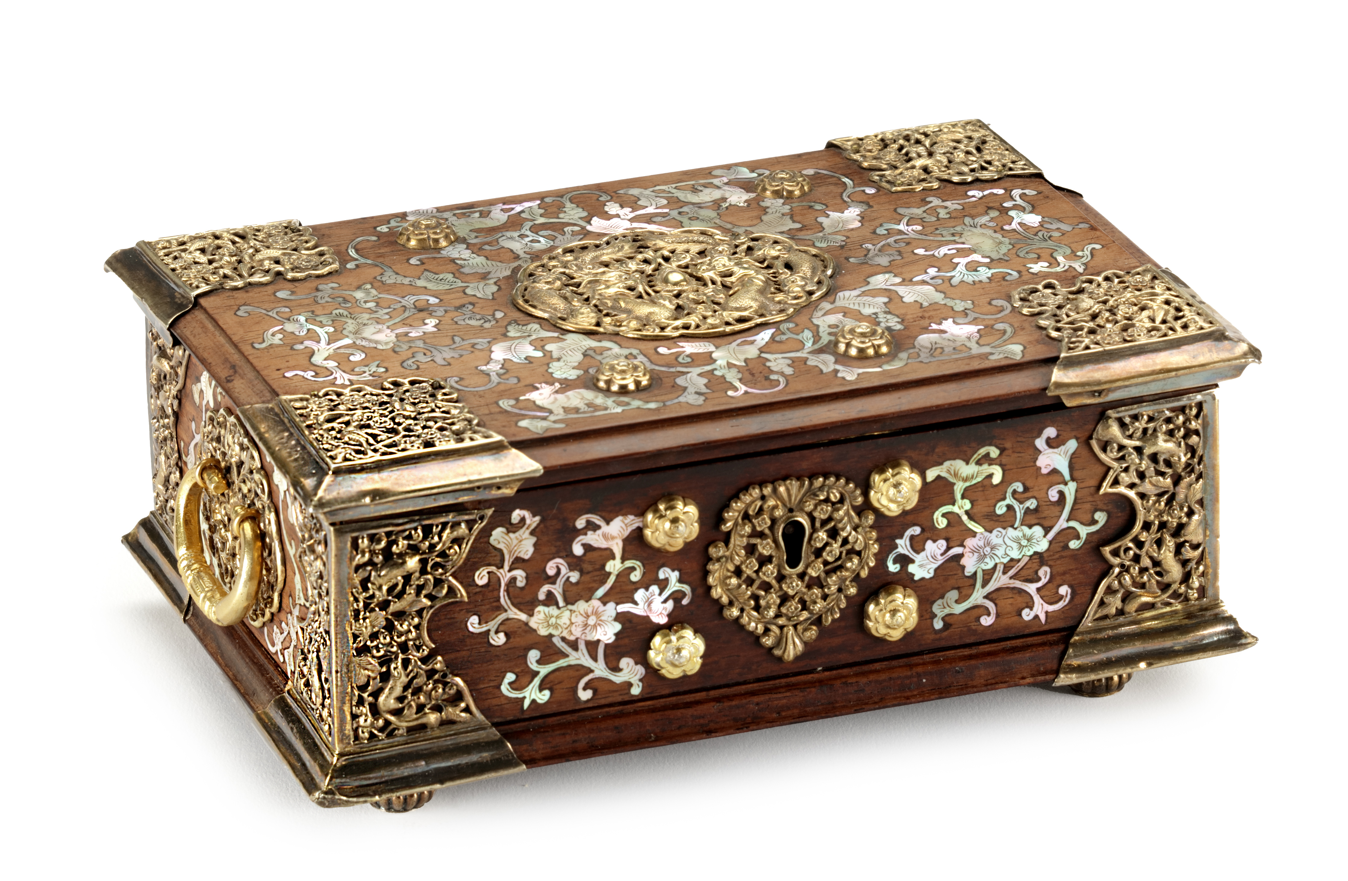 Rare Indonesian Peranakan sirih-box with gold mounts, 18th century, from our collection (sold)