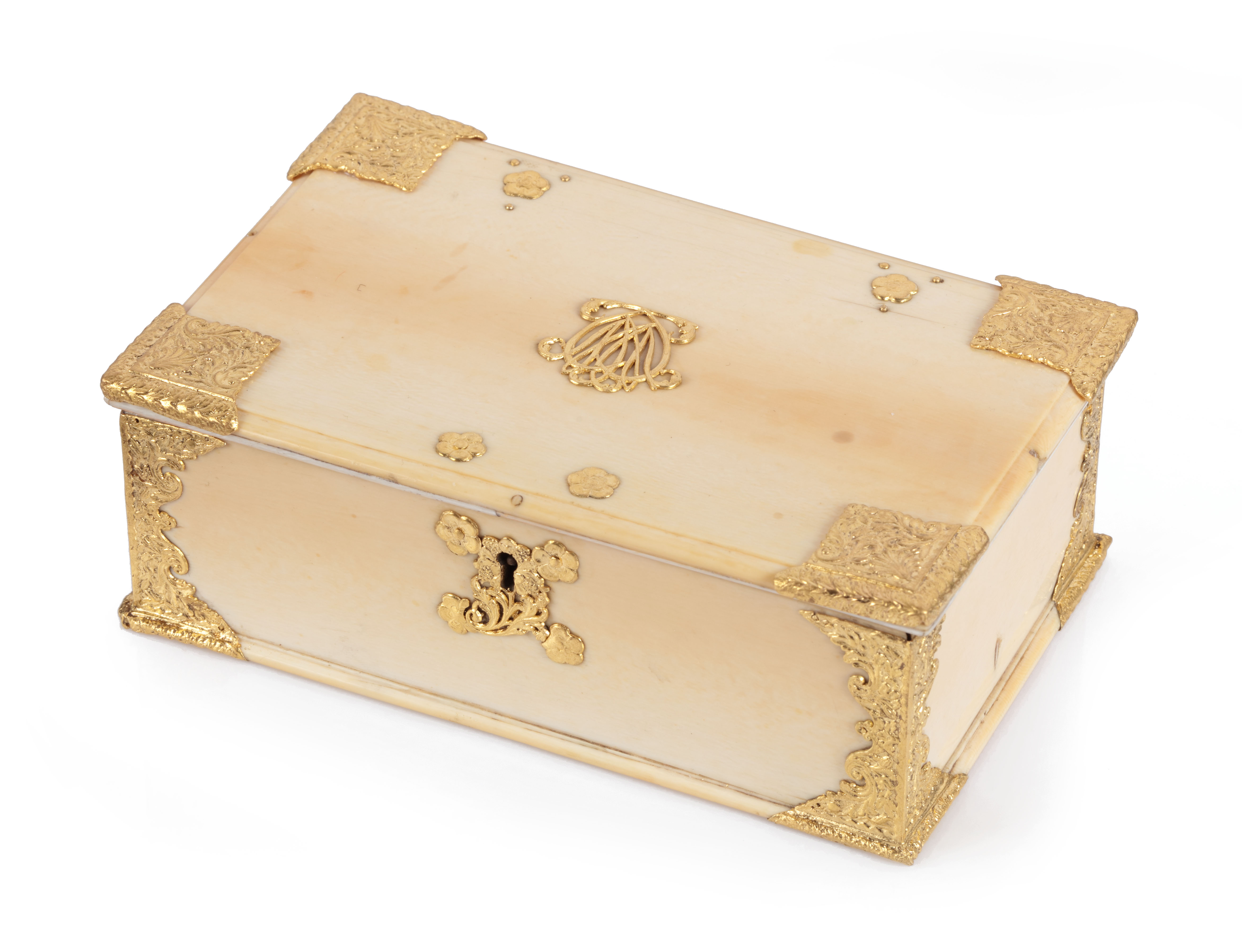Indonesian gold-mounted ivory betel box, 18th century, from our collection (for sale)